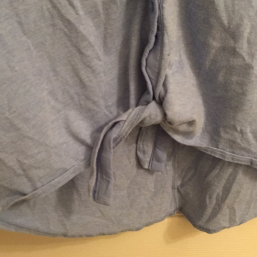 Button down - Picture 2 of 3